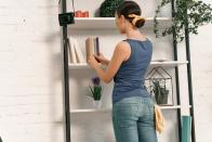 <p>Je weniger in Ihrer Wohnung herumliegt, desto weniger müssen Sie aufräumen und desto schneller sind Sie auch mit dem Hausputz durch. (Bild: iStock / YakobchukOlena)</p> 