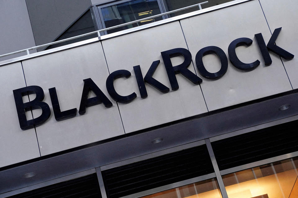 FILE PHOTO: The BlackRock logo is pictured outside their headquarters in the Manhattan borough of New York City, New York, U.S., May 25, 2021.  REUTERS/Carlo Allegri/File Photo