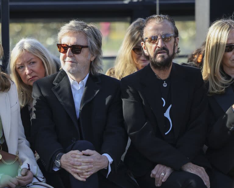 Dos leyendas: los exBeatles Paul McCartney y Ringo Starr juntos en el desfile de Stella McCartney en marzo de este año