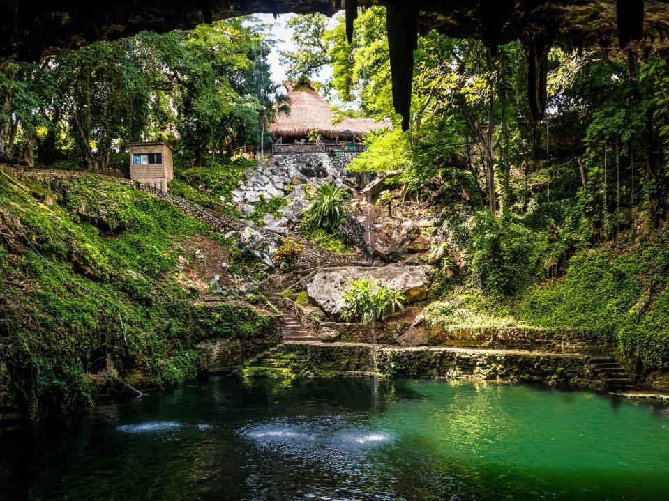 Cenote Zaci - Valladolid, Mexico Shutterstock/Diego Grandi