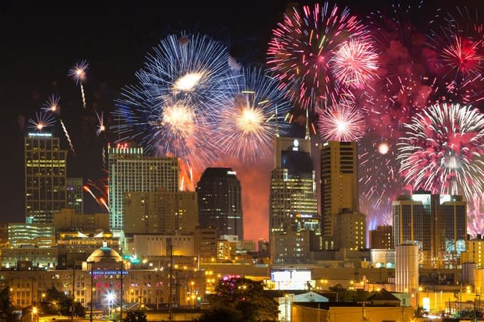 fourth of july fireworks over nashville tennessee