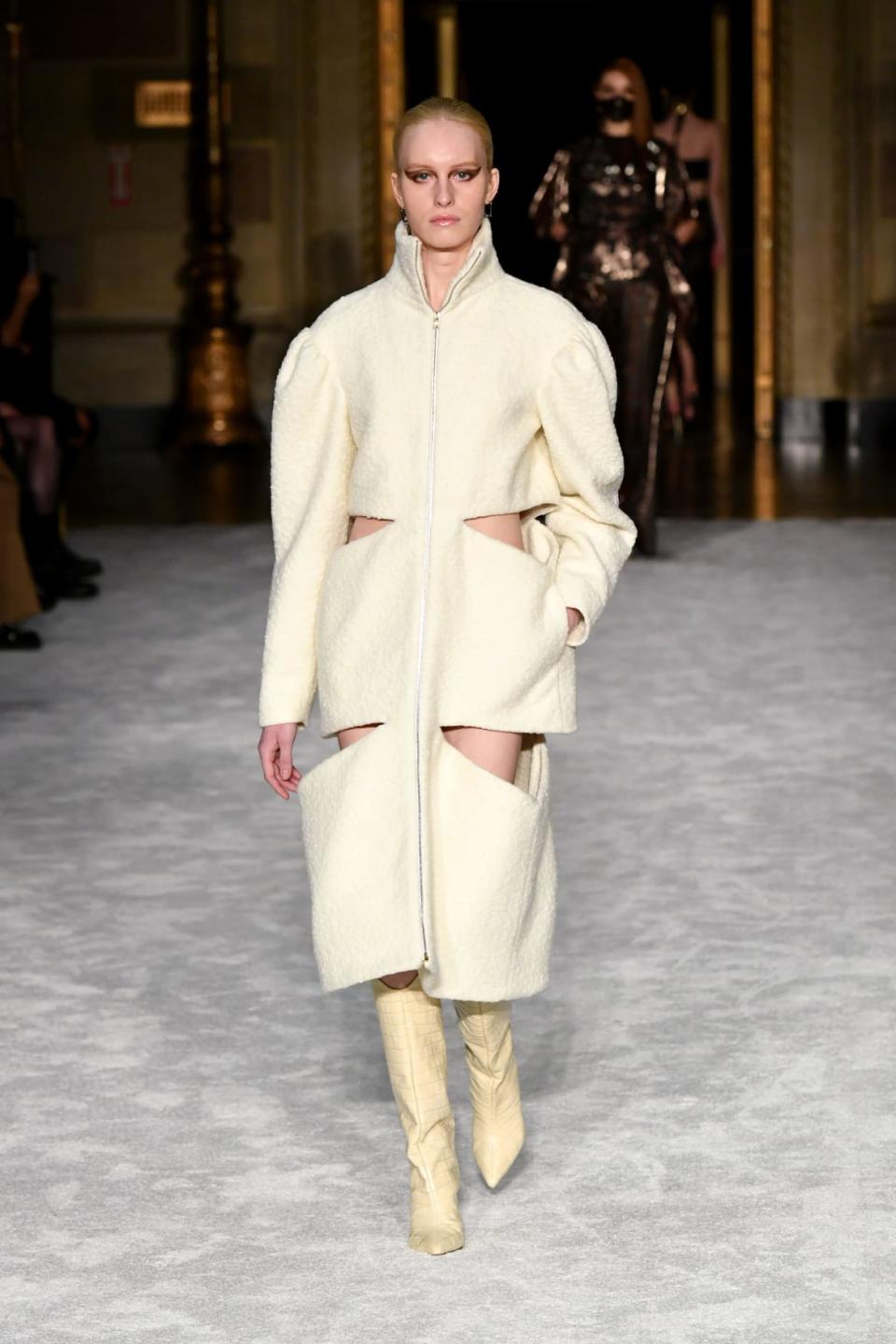 <div class="inline-image__title">1304121933</div> <div class="inline-image__caption"><p>A coat from Christian Siriano. </p></div> <div class="inline-image__credit">MIKE COPPOLA</div>