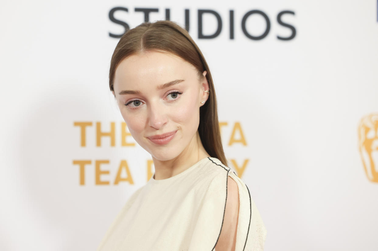 Phoebe Dynevor lamenta la falta de papeles para actrices de su edad. (Foto de Rodin Eckenroth/WireImage)