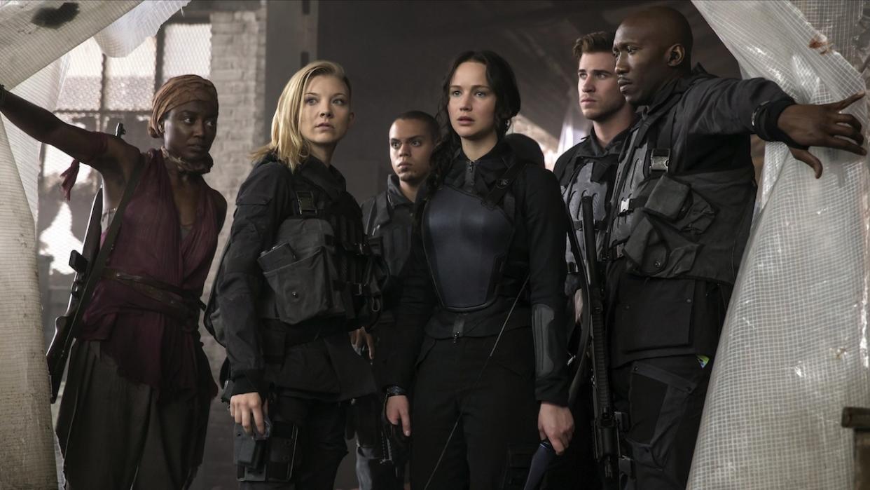  Natalie Dormer, Jennifer Lawrence, Liam Hemsworth, Mahershala Ali Hunger Games: Mockingjay Part 1. 