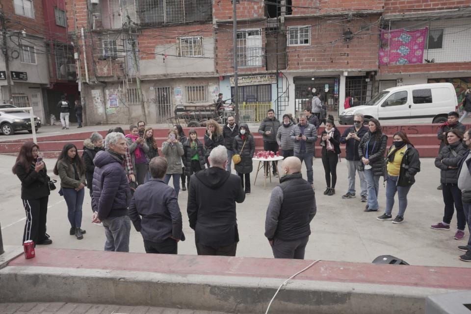 Presentación del programa de becas de arte y cultura para jóvenes del Barrio 31