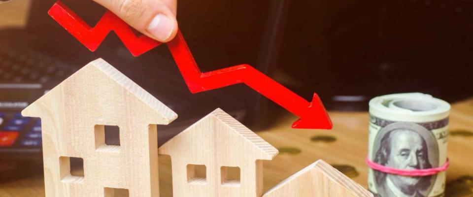 The concept of falling mortgage rates