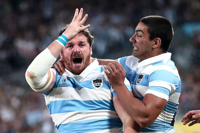 Julián Montoya celebra su try ante Francia