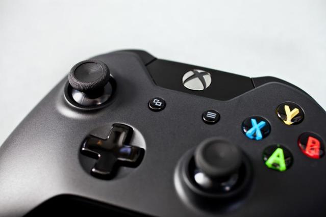 https://s.yimg.com/os/en_US/News/BGR_News/xbox-one-controller-sign-microsoft.jpg