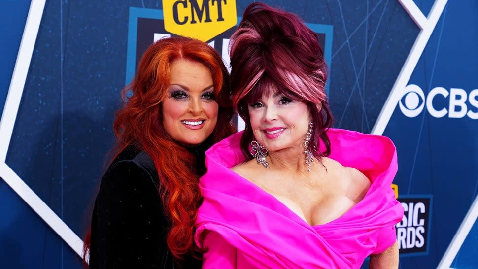 Wynonna Judd and Naomi Judd