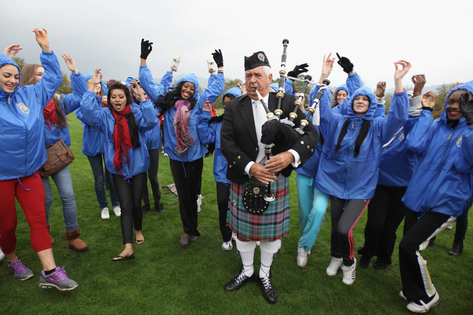 Miss World Contestants Visit Scotland