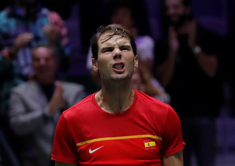 Rafael Nadal celebra su triunfo sobre Dan Evans de Reino Unido en la Caja Mágica en Madrid.