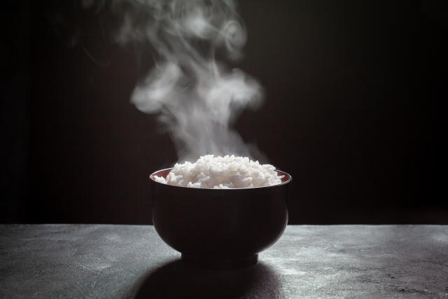 Arroz con verduras en arrocera 