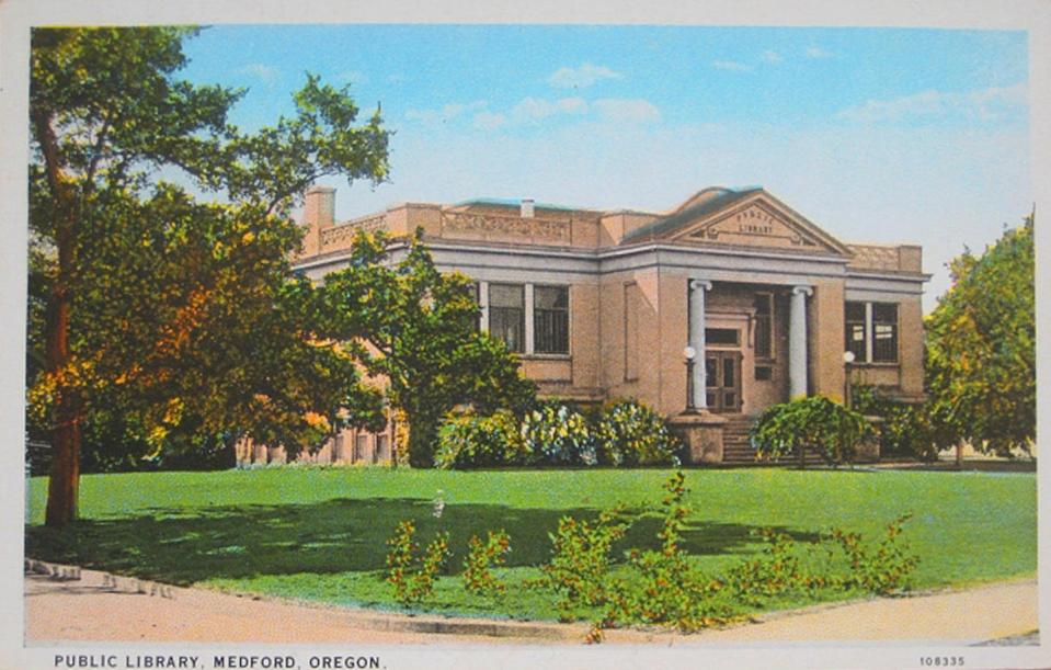 The Medford, Oregon public library, depicted in this postcard, is a classic example of Carnegie library architecture. <a href="http://offbeatoregon.com/o1109d-carnegie-libraries-in-oregon.html" rel="nofollow noopener" target="_blank" data-ylk="slk:Offbeatoregon.com;elm:context_link;itc:0;sec:content-canvas" class="link ">Offbeatoregon.com</a>