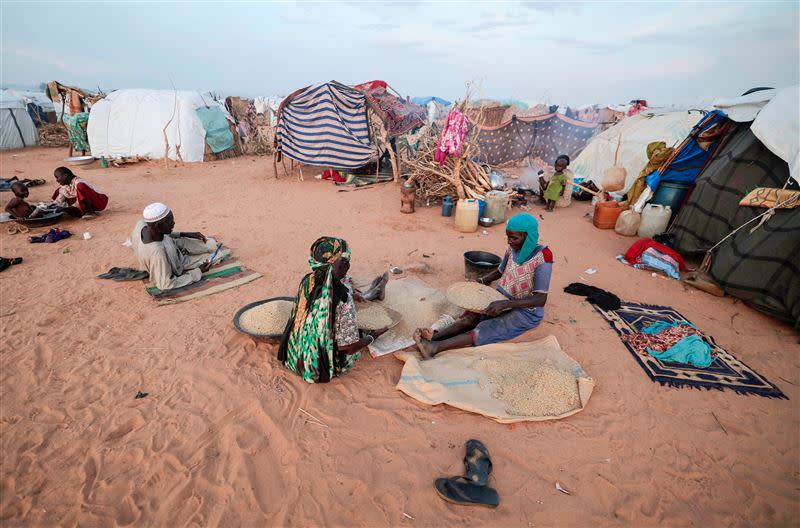 蘇丹內戰4個多月，300多萬平民流離失所，缺乏醫療、食物，情況相當危急。（圖／路透／達志影像）