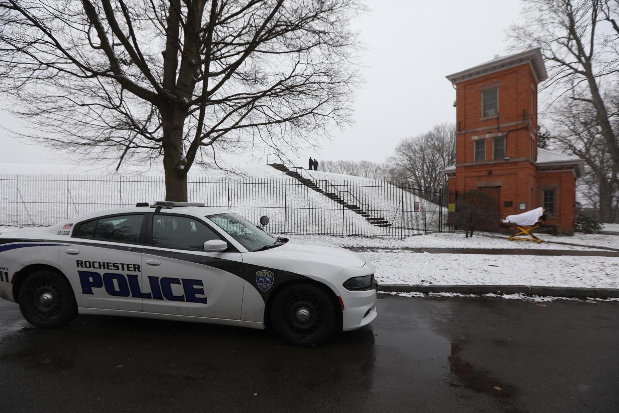 A dead body was found in the Highland Park Reservoir. Rochester police are at the western end of the reservoir investigating.