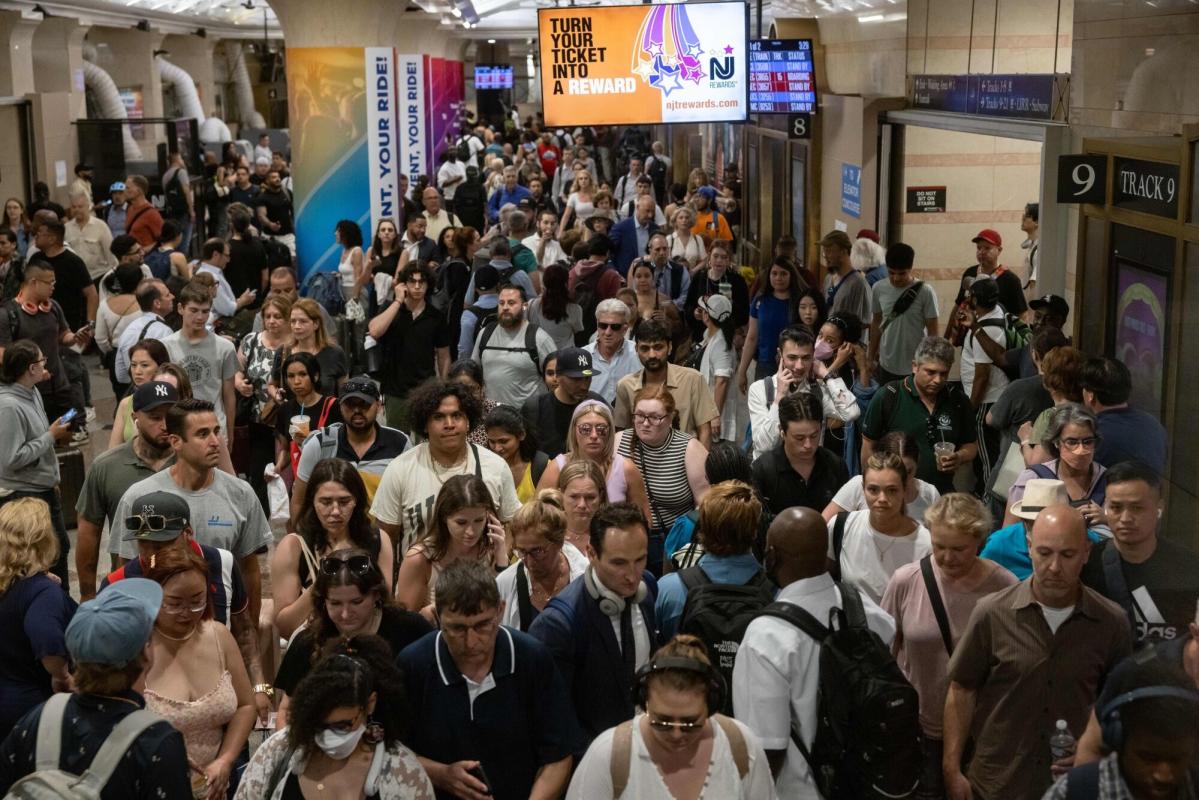 Hellish NYC Commutes Reveal Aging Wires Are No Match for Extreme Heat