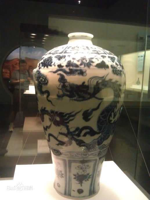 青花梅瓶「雲龍紋」目前被保存在湖北博物館中。