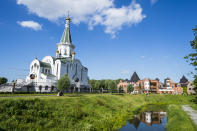 Ce petit bout de Russie, enclavé entre la Pologne et la Lituanie, est une curiosité historique. Ses plages, son port et son architecture séduiront à coup sûr les touristes.