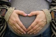 <p>If you got pregnant naturally after age 44, you're about 15% less likely to die during any year after age 50 than your friends who had their babies before age 40, reports a recent University of Utah study. "If your ovaries are healthy and you are capable of having children at that age, that's a marker that you have genes operating that will help you live longer," says lead researcher Ken R. Smith, PhD, professor of human development at the university.</p>