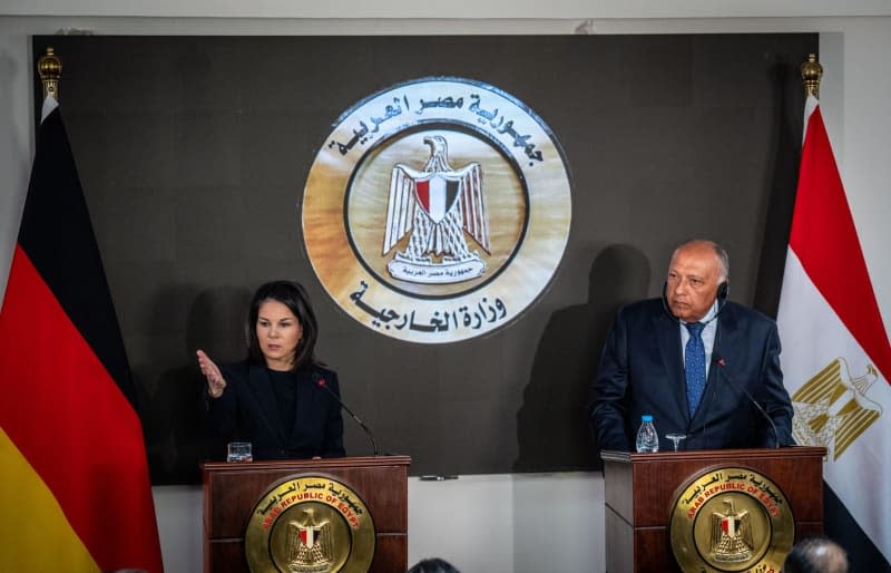 Egyptian Minister of Foreign Affairs Sameh Shoukry (R) and German Foreign Minister Annalena Baerbock hold a joint press conference. Michael Kappeler/dpa