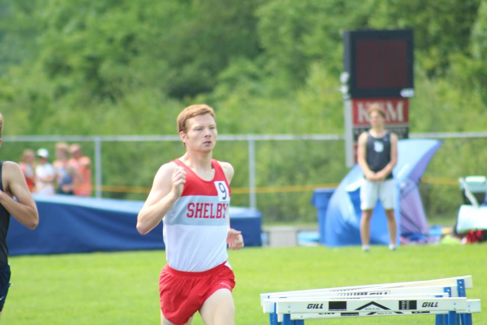 Shelby's Luke Dininger won the district title in the 1,600.