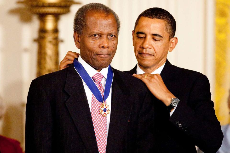 Sidney Poitier Receives the Presidential Medal of Freedom