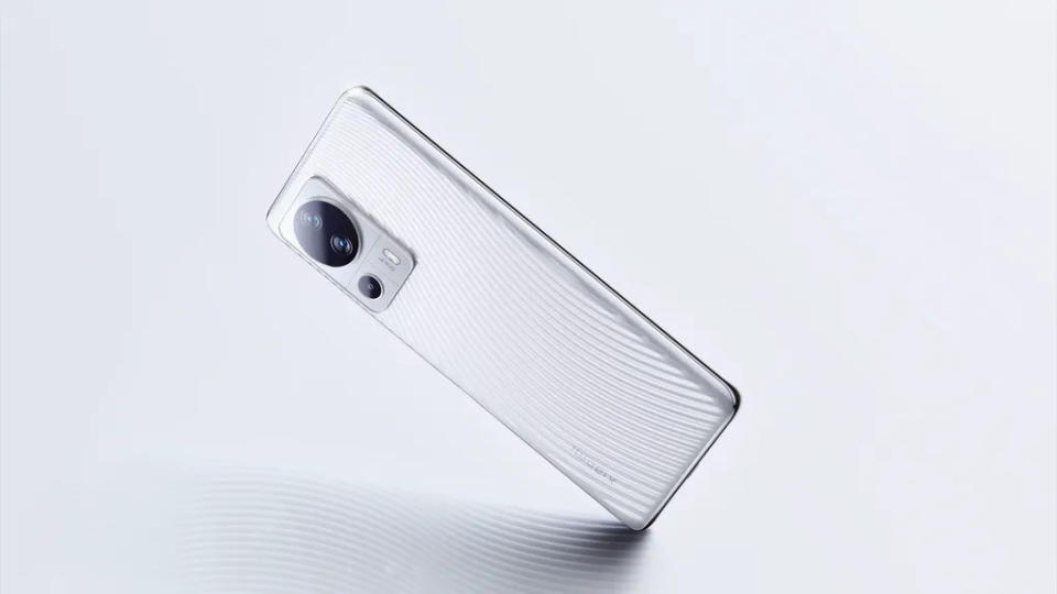 Xiaomi Civi 2 ainda oferece três câmeras traseiras com sensor principal herdado do Xiaomi 12 (Imagem: Divulgação/Xiaomi)