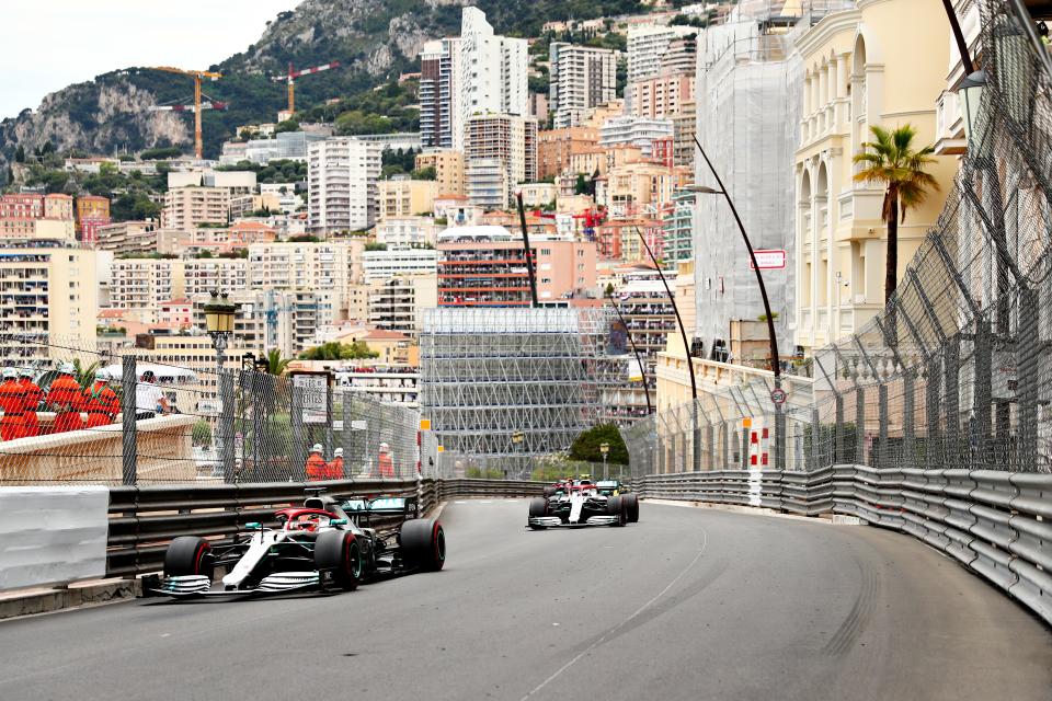 Hamilton au volant lors du Grand Prix F1 de Monaco sur le Circuit de Monaco en 2019