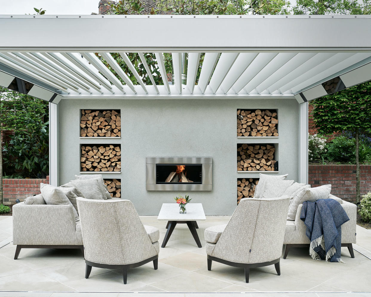  Outdoor fireplace ideas with outdoor seating and pergola 