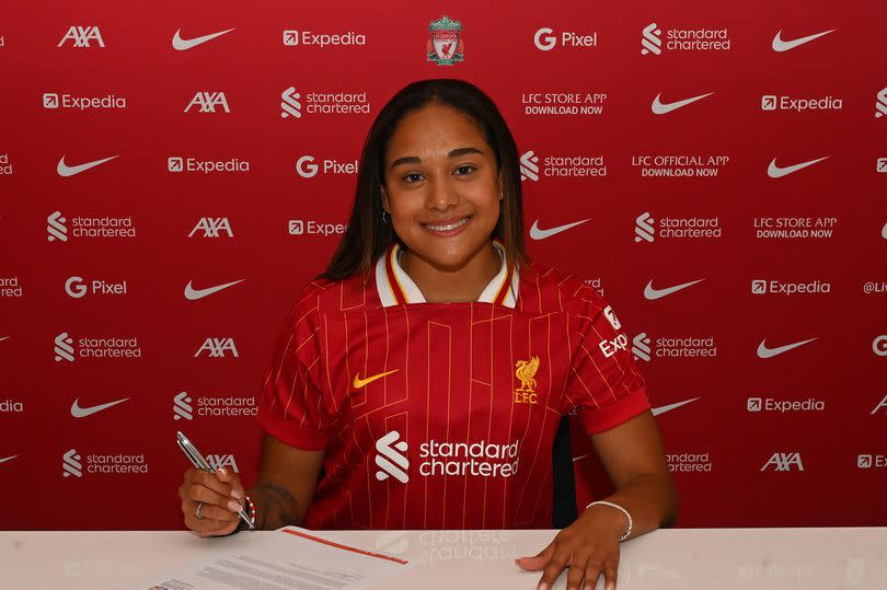 Olivia Smith has signed for Liverpool women from Sporting.