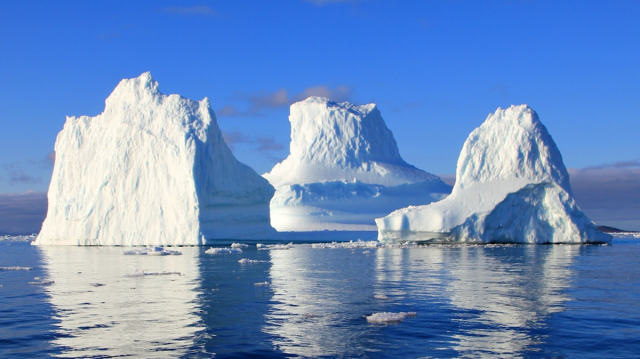 Giant iceberg drifts towards Newfoundland in eerie video