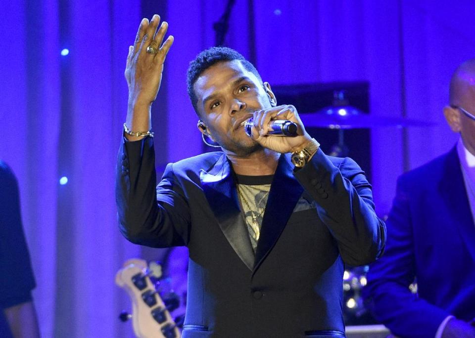 Maxwell performs at the Clive Davis and The Recording Academy Pre-Grammy Gala at the Beverly Hilton Hotel on Saturday, Feb. 11, 2017, in Beverly Hills, Calif. (Photo by Chris Pizzello/Invision/AP)