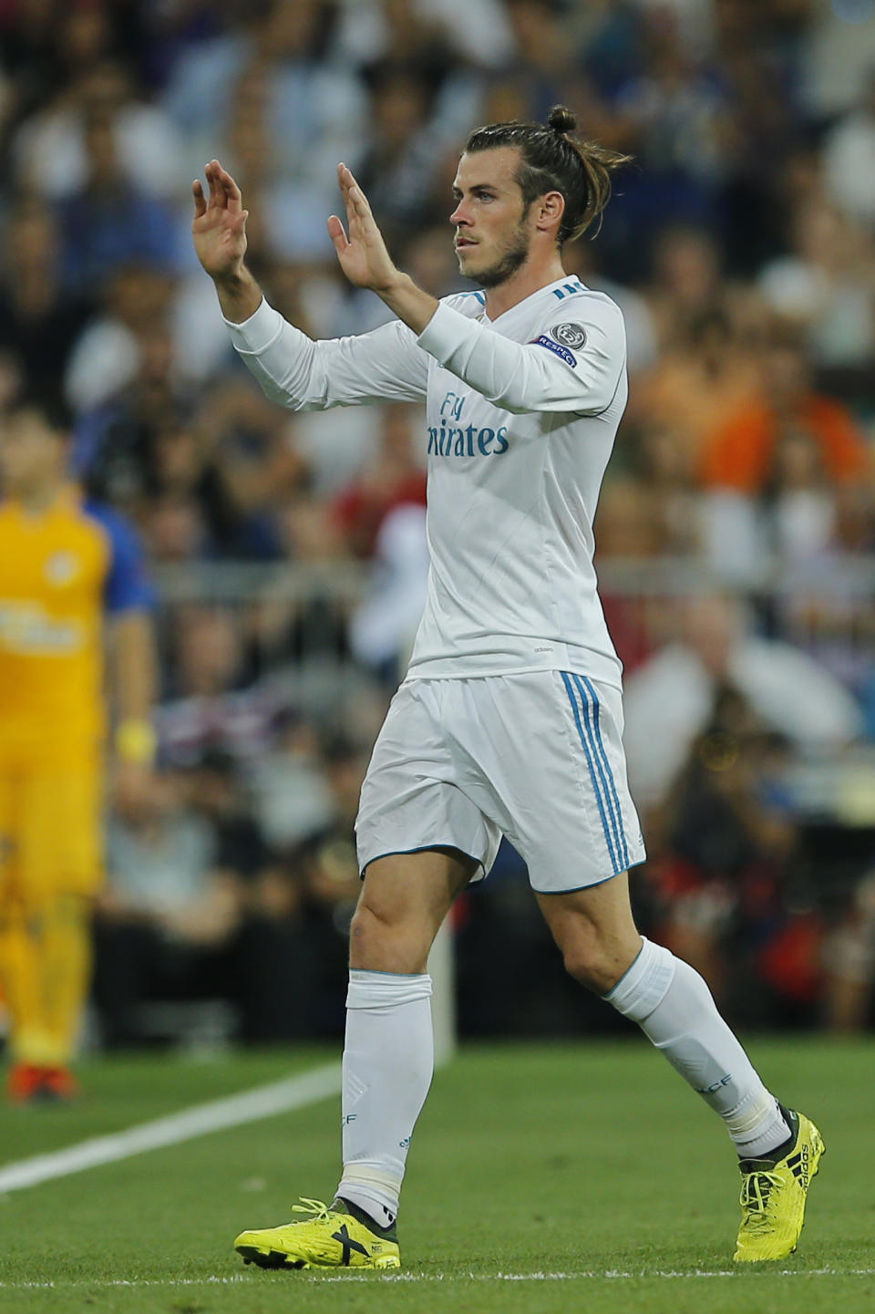 Real Madrid’s Gareth Bale walks off the pitch after being substituted during a Group H Champions League soccer match between Real Madrid and APOEL Nicosia at the Santiago Bernabeu stadium in Madrid, Spain, Wednesday, Sept. 13, 2017. (AP Photo/Paul White)