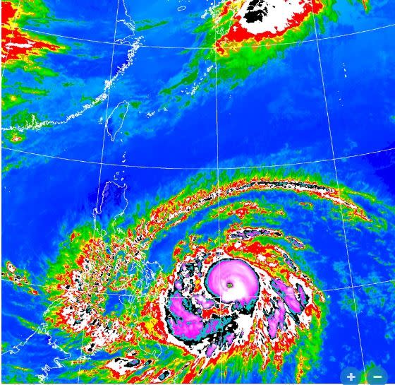 今年第2號颱風「舒力基」快速增強，氣象局表示，預計最快今（17）日晚上就會增強為強颱。（圖／翻攝自氣象局）