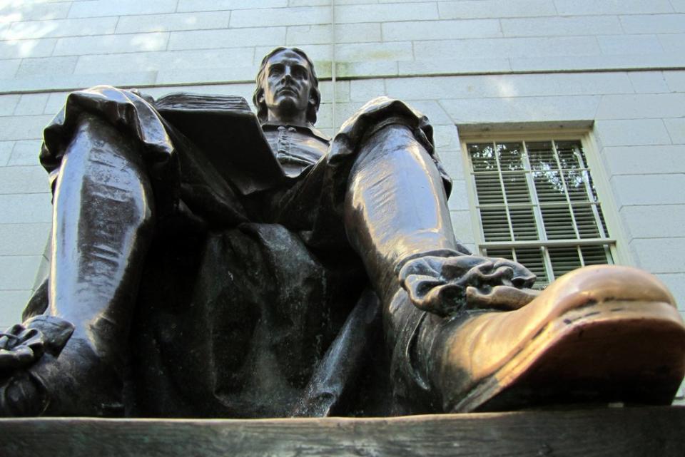 Cambridge - Harvard Square: Harvard University - John Harvard