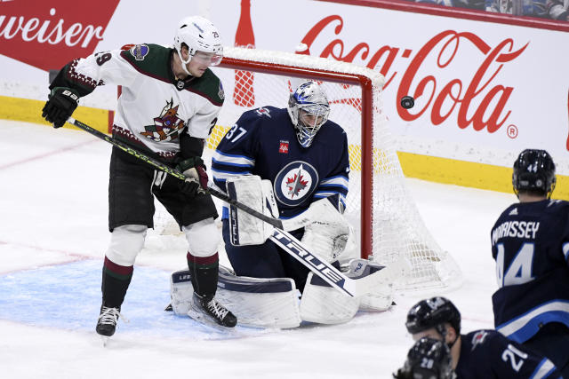 Wheeler, Jets send Coyotes to ninth straight loss 2-1