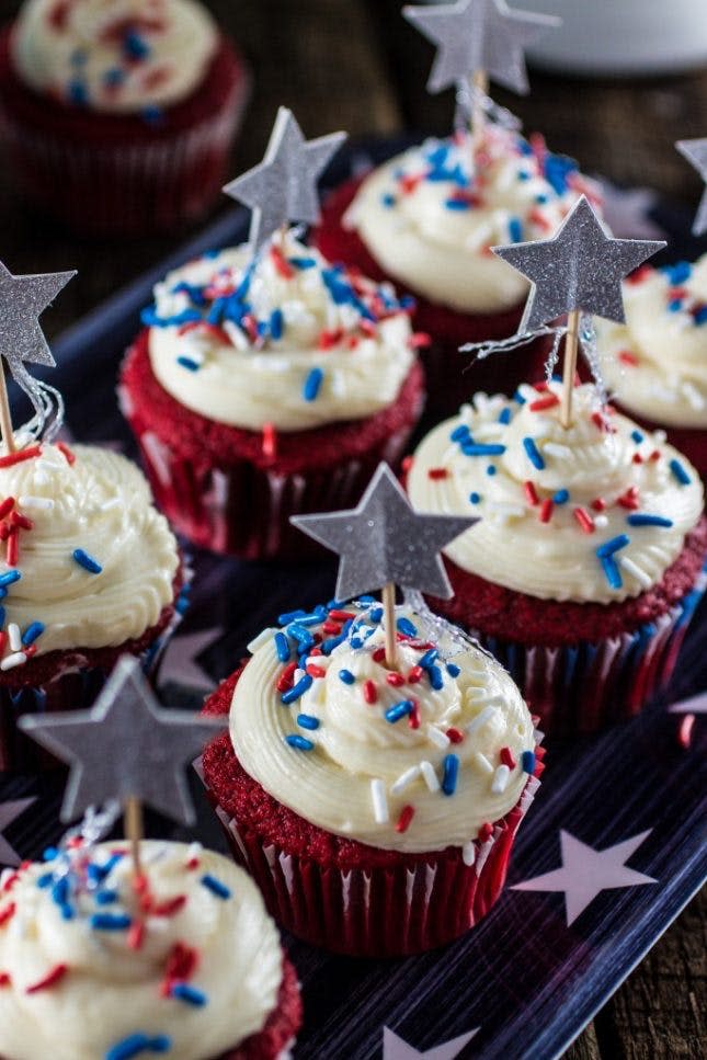 patriotic-red-velvet-cupcakes-7-683x1024