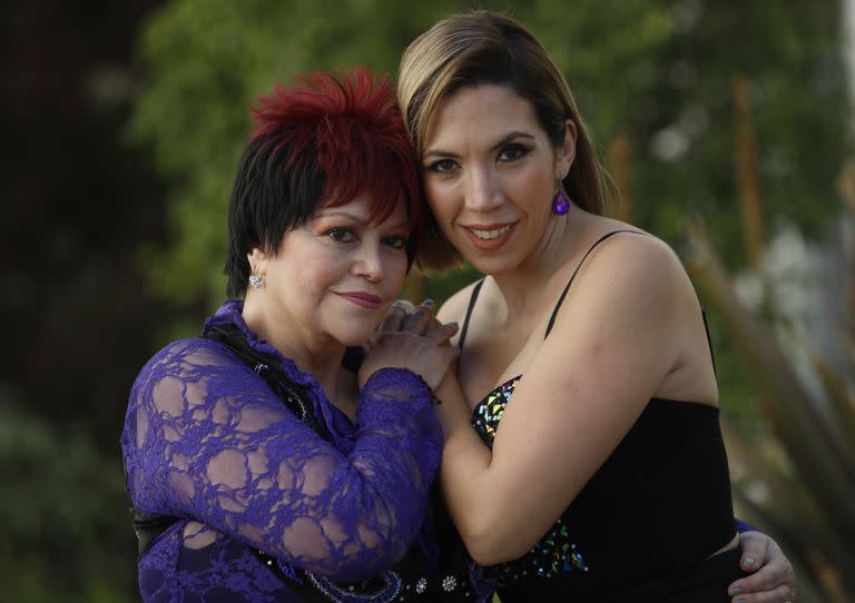 Susan Ferrer y Anahí Core, el curioso caso de una madre y su hija conformando el jurado de la versión argentina de All together now