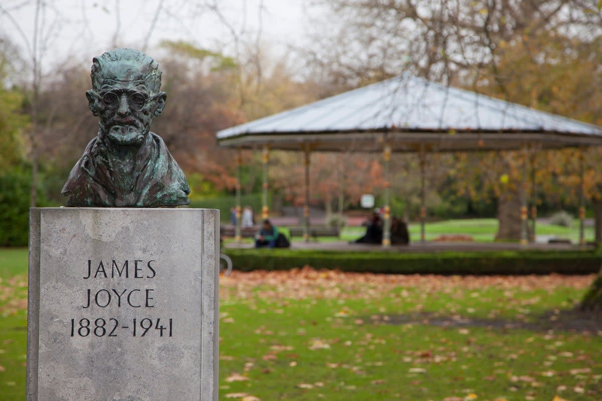 A bust of novelist and poet James Joyce in the St. Stephen's Green Park in Dublin, Ireland (Getty/iStock)