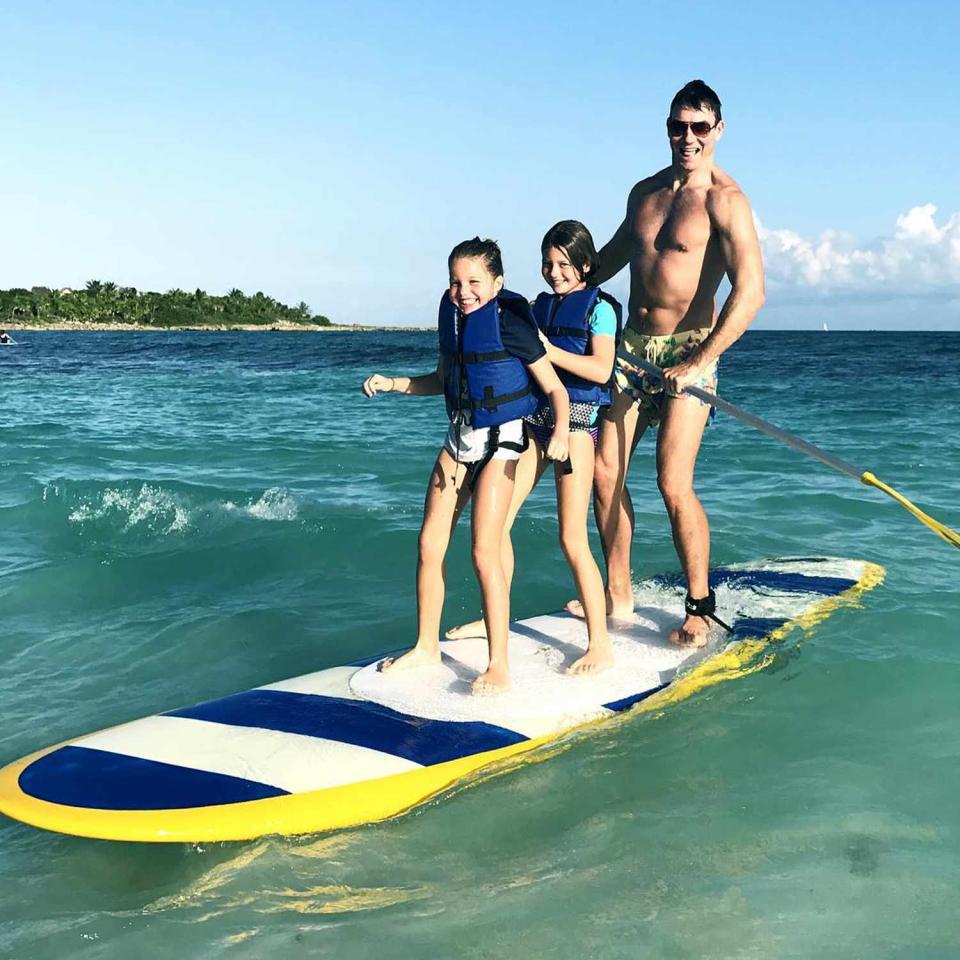 Jerry O'Connell and Daughters