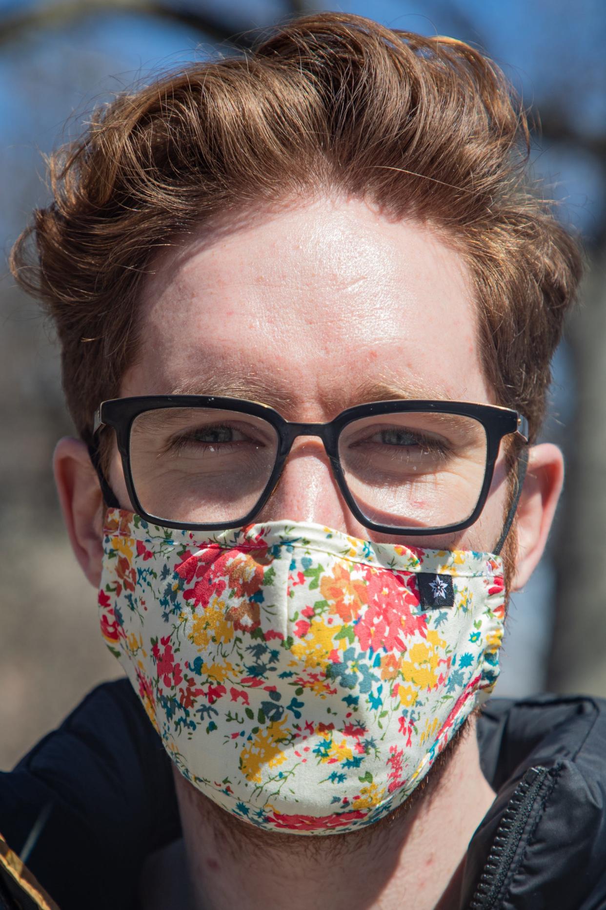 coronavirus face mask portrait  19