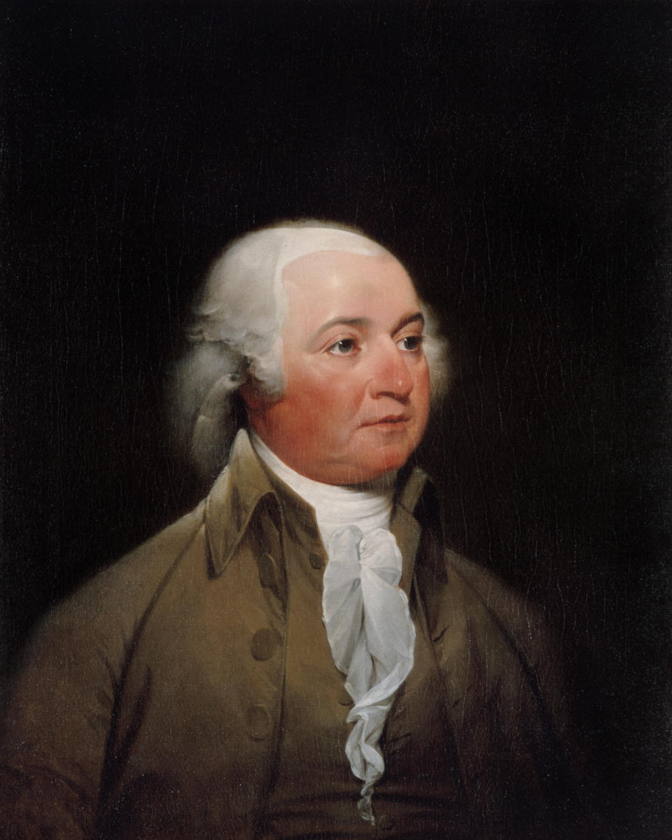 <p>Der Jurist John Adams zählte zu den politischen Anführern der amerikanischen Revolution und diente nach der Unabhängigkeit als erster Vizepräsident unter George Washington. Nachdem dieser auf eine dritte Amtszeit verzichtete, entbrannte unter den Gründervätern der erste ernsthafte Wahlkampf samt Parteienbildung. Adams setzte sich unter anderem gegen Thomas Jefferson durch und wurde erster und einziger Präsident der Federalist Party. Nach dem damaligen Wahlsystem wurde sein Freund und Rivale Jefferson mit den zweitmeisten Stimmen zum Vizepräsidenten. Als Präsident brachte Adams durch seinen eigenwilligen, relativ zentralistischen Kurs große Teile der politischen Landschaft gegen sich auf und wurde so auch zum ersten Präsidenten, der nach der ersten Amtszeit abgewählt wurde. Nachfolger wurde wiederum sein Vize Thomas Jefferson. (Bild: John Trumbull/Weißes Haus)</p> 