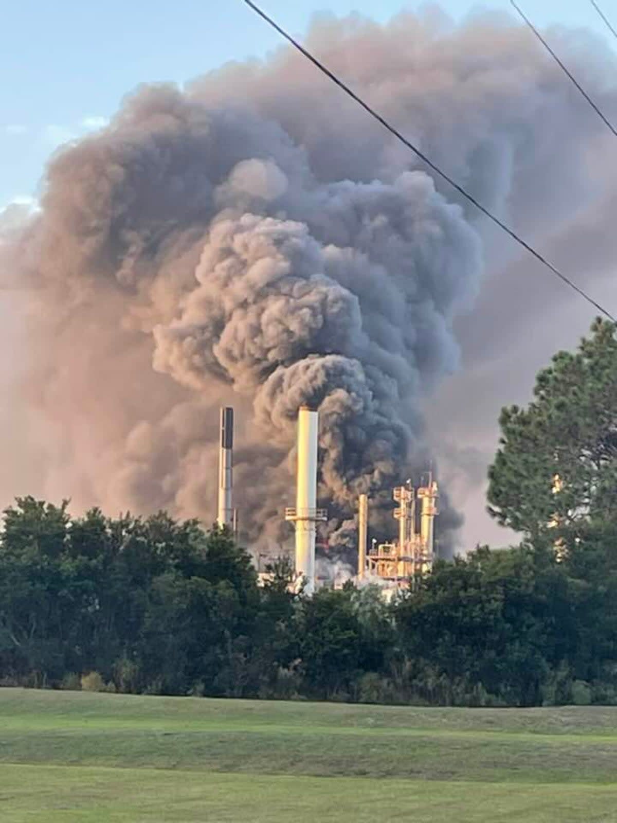 A chemical plant fire in Brunswick, Georgia has spurred evacuations on Monday (Glynn County Sheriff’s Office/Facebook)