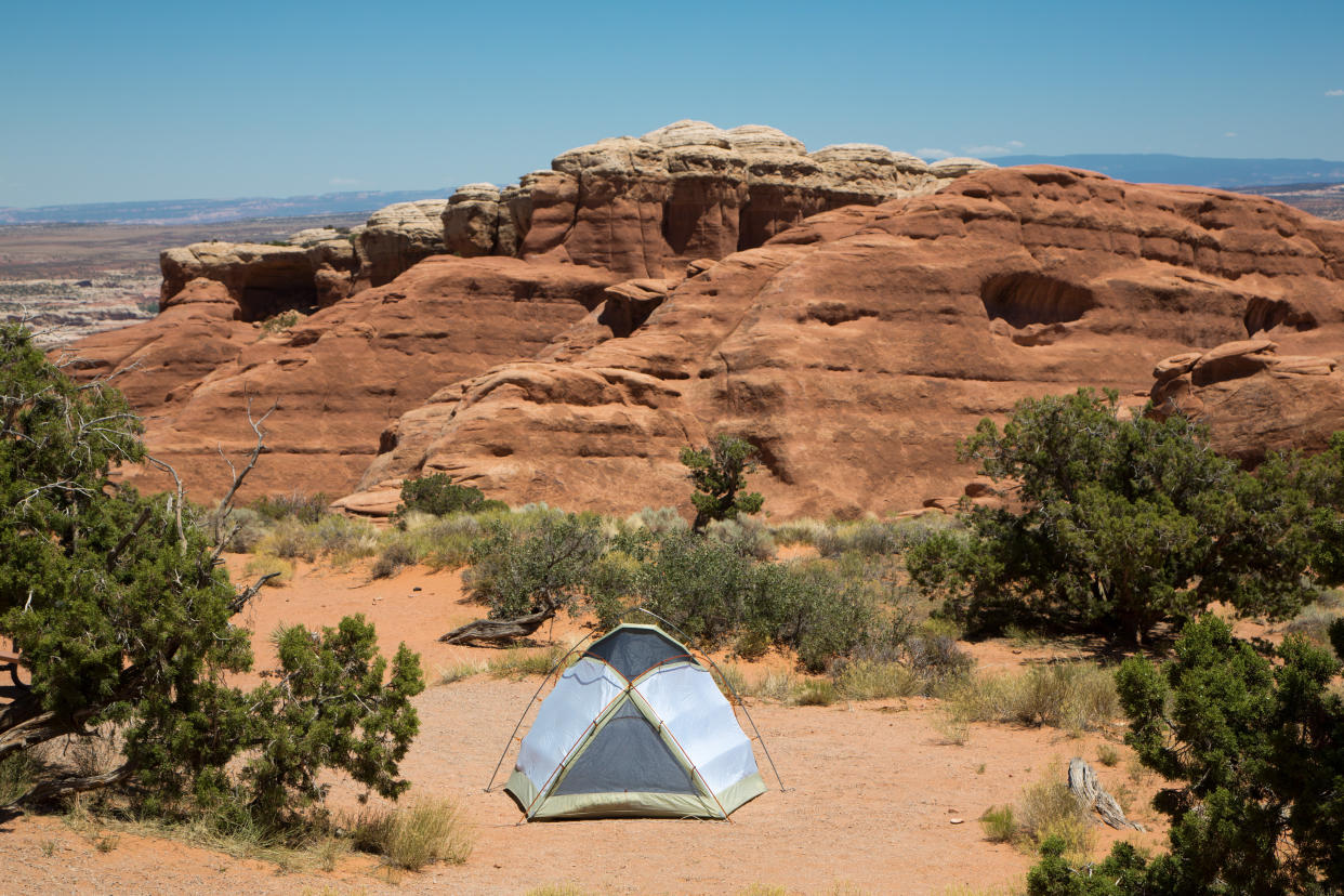 Un campamento en el Parque Nacional de los Arcos en Utah, en junio de 2018. (Beth Coller/The New York Times)