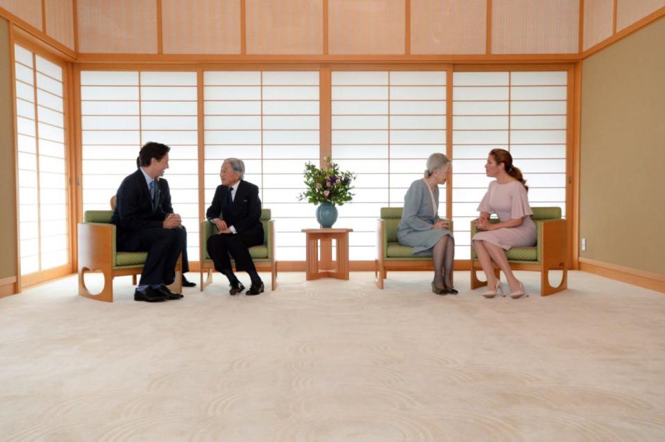 Prime Minister Justin Trudeau, left, speaks with Japanese Emperor Akihito as Sophie Gregoire Trudeau, right, speaks with Empress Michiko as they visit the Imperial Palace in Tokyo, Japan on Tuesday, May 24, 2016. THE CANADIAN PRESS/Sean Kilpatrick