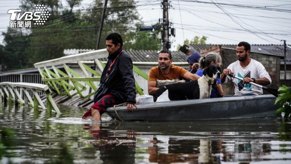 巴西洪水導致近萬人失去家園。（圖／達志影像美聯社）