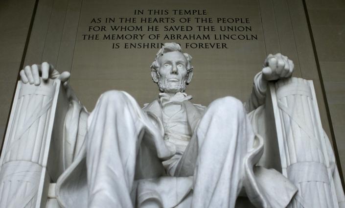 President Abraham Lincoln’s statue at the Lincoln Memorial in Washington. (Photo: Gary Cameron/Reuters)