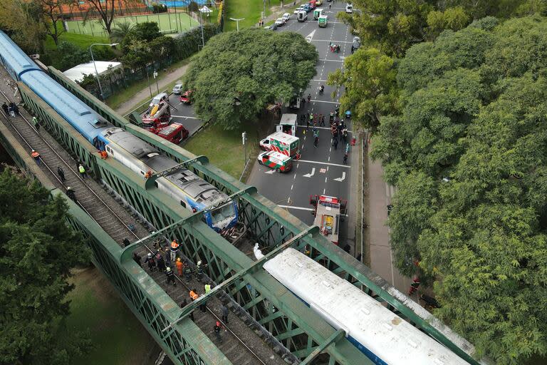 Descarriló una formación del tren San Martín en Palermo, el SAME trabaja en el lugar y asiste a los heridos que son trasladados a diferentes hospitales