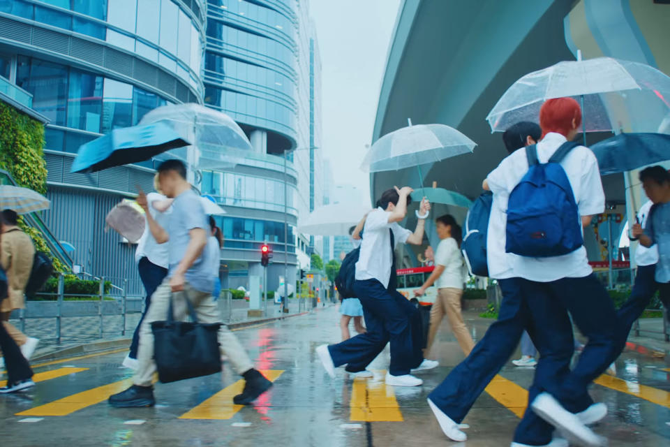 這是香港嗎？韓國男團TWS新MV香港取景獲網民大讚「拍得香港好靚！」盤點19位韓星MV香港特色影相景點：絕美風車景、半山電梯超好拍