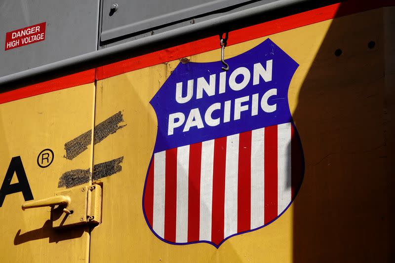 Union Pacific beats profit estimates but expects volume headwinds ahead